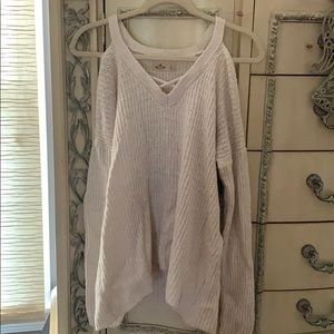 CREAM SWEATER HOLLISTER WORN ONCE